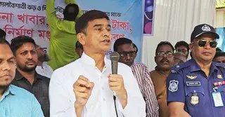 ক্ষতিগ্রস্তদের সহায়তায়-কার্ড বিতরণে দলমত না দেখার বার্তা প্রতিমন্ত্রী আজাদের